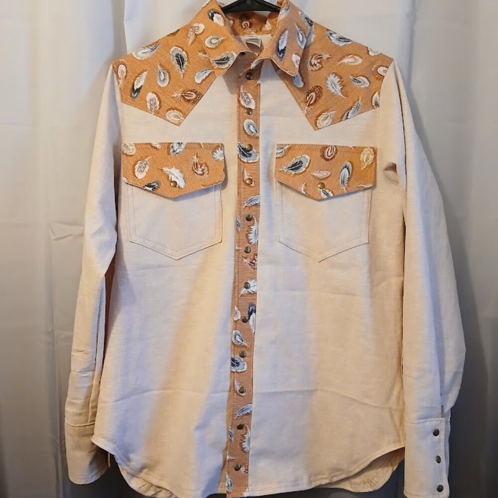 Nwt Western Shirt womens M Beige Brown Gray Feathers Snap up Shirt Rodeo Cowgirl